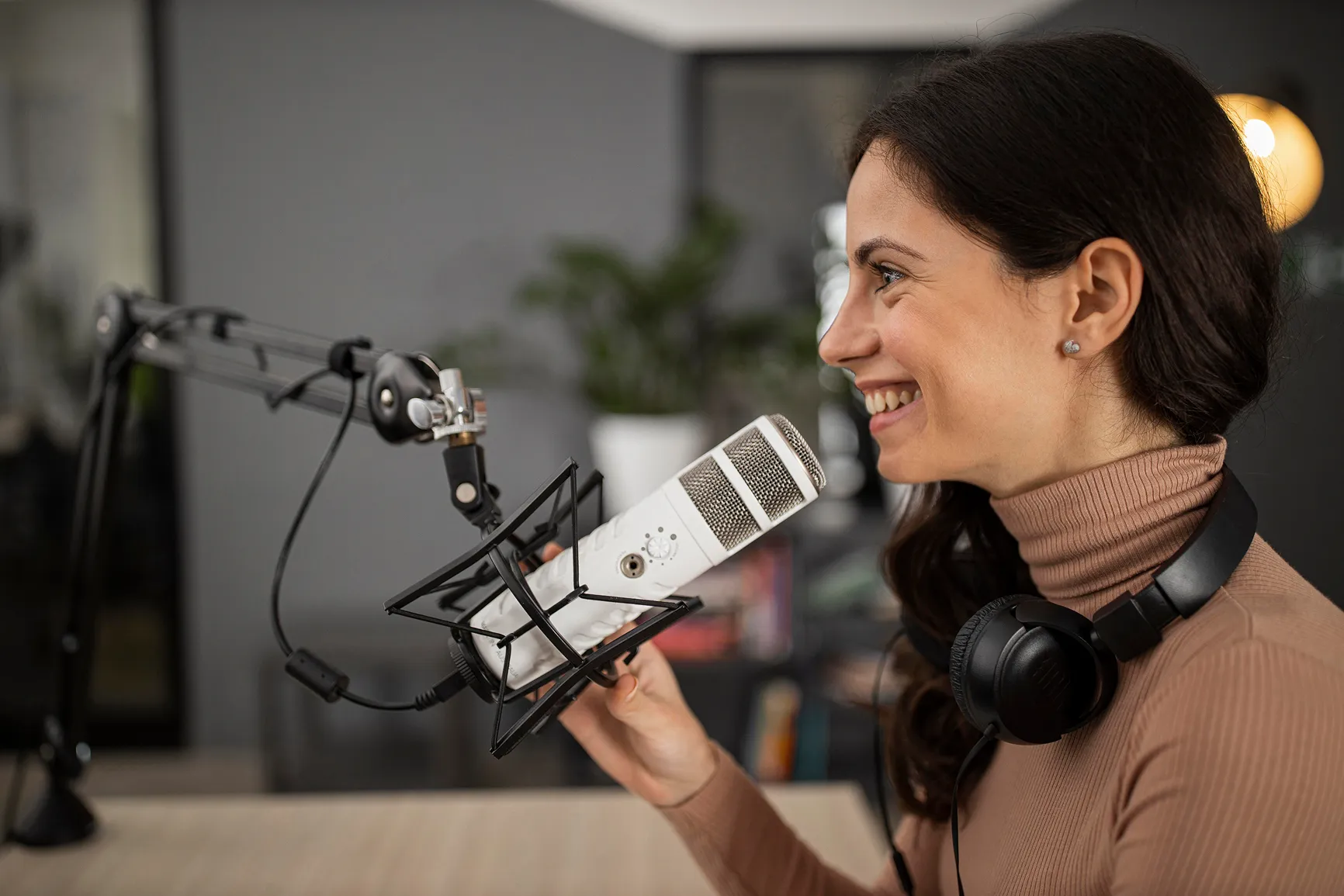 Micro-nichos freelance en podcasting y audio storytelling que crecen en 2025