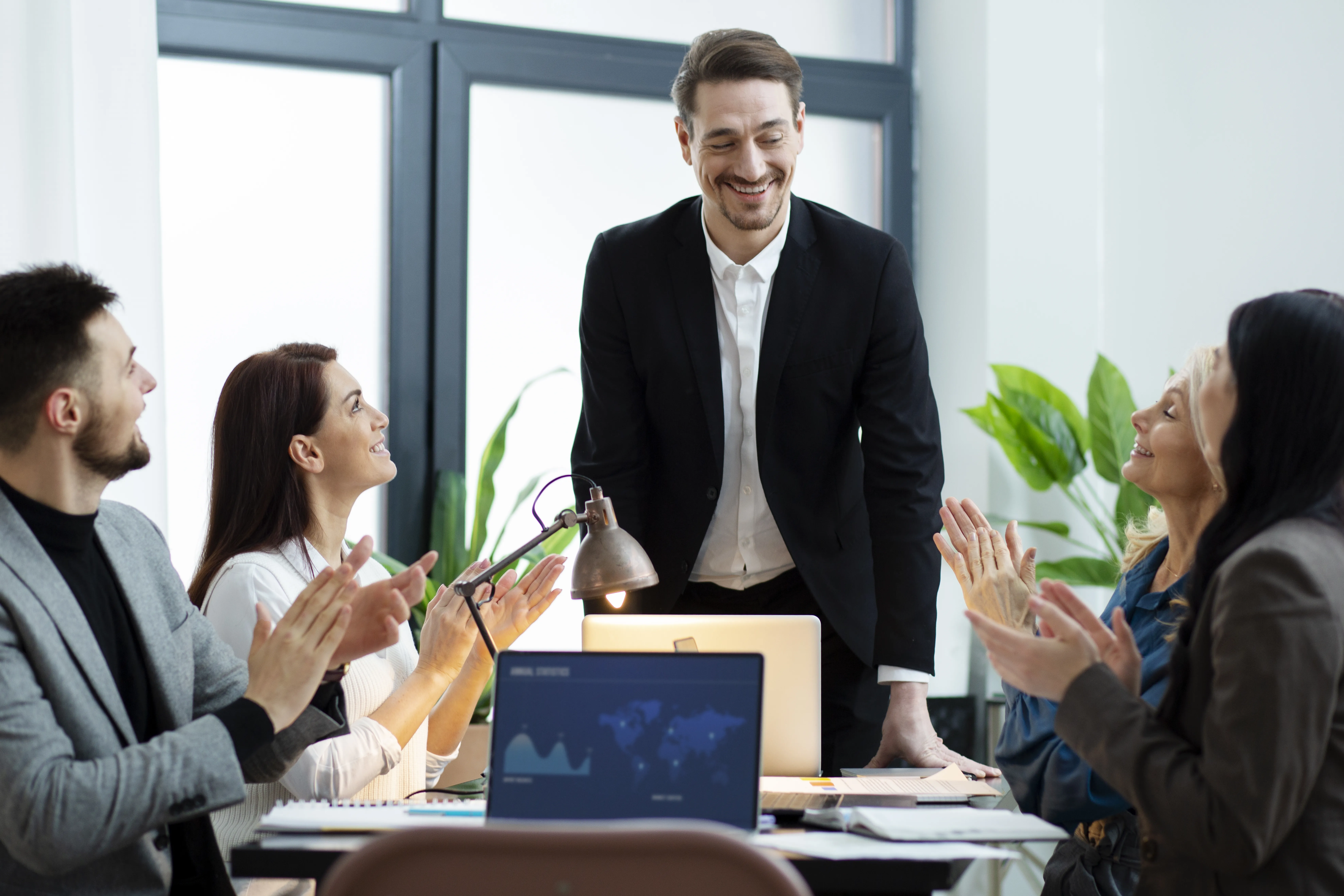 Freelance «Fractional CTO/CFO»: cómo ofrecer liderazgo ejecutivo sin ser empleado full-time